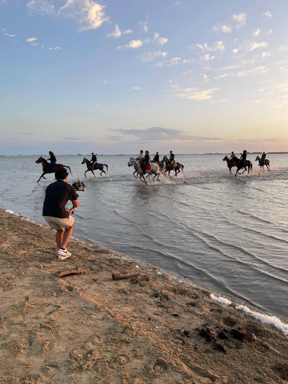 Experiencia de paseo a caballo por el mar en Jeddah.