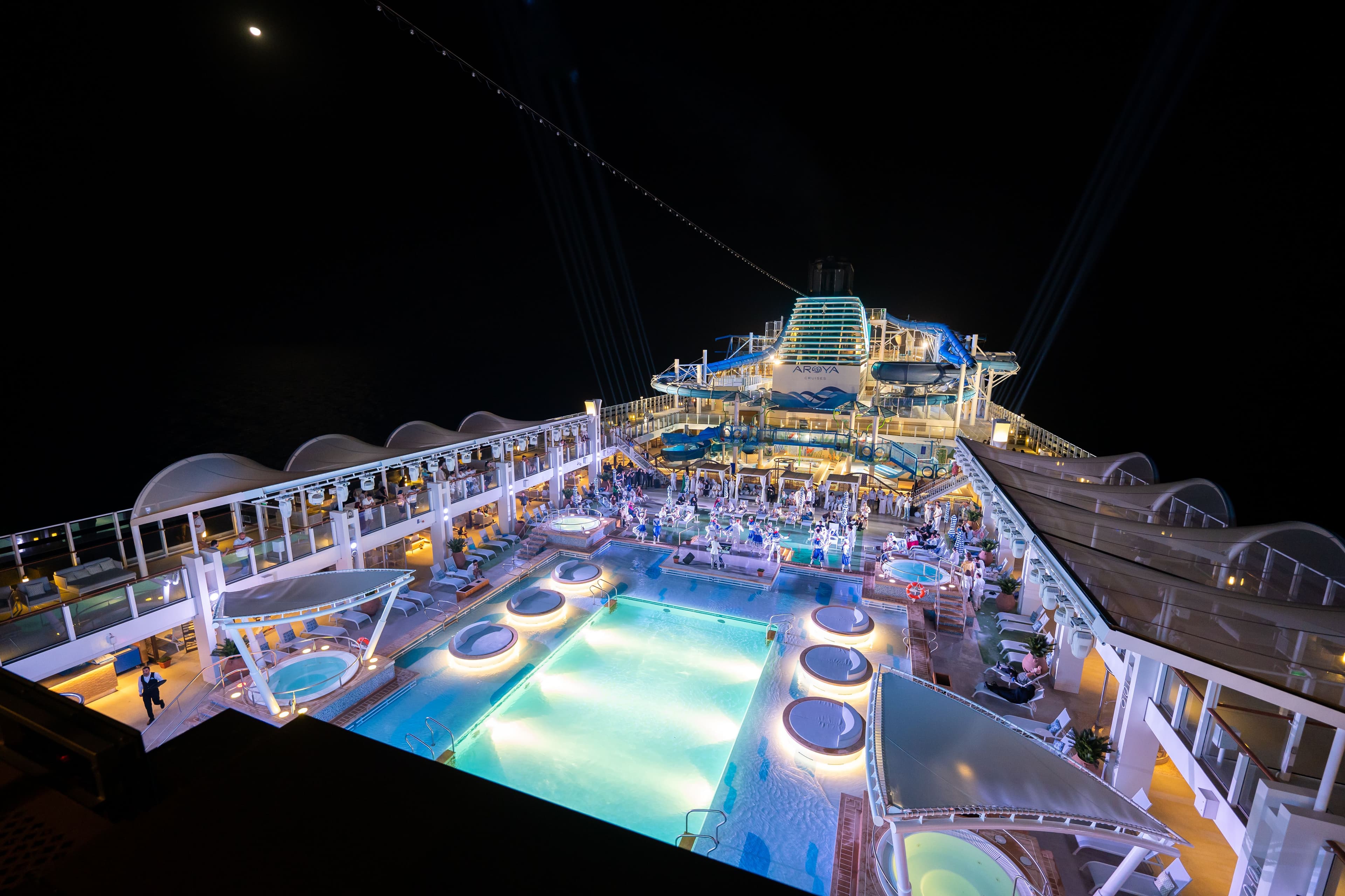 Jeddah: Cruise + Al-Balad Tour & Airport Pickup