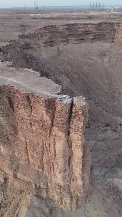 अल-मंजुर ट्रेल में पैदल यात्रा