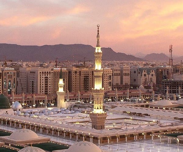 باقة ليالي المدينة – ليلتين روحانيتين في المدينة المنورة