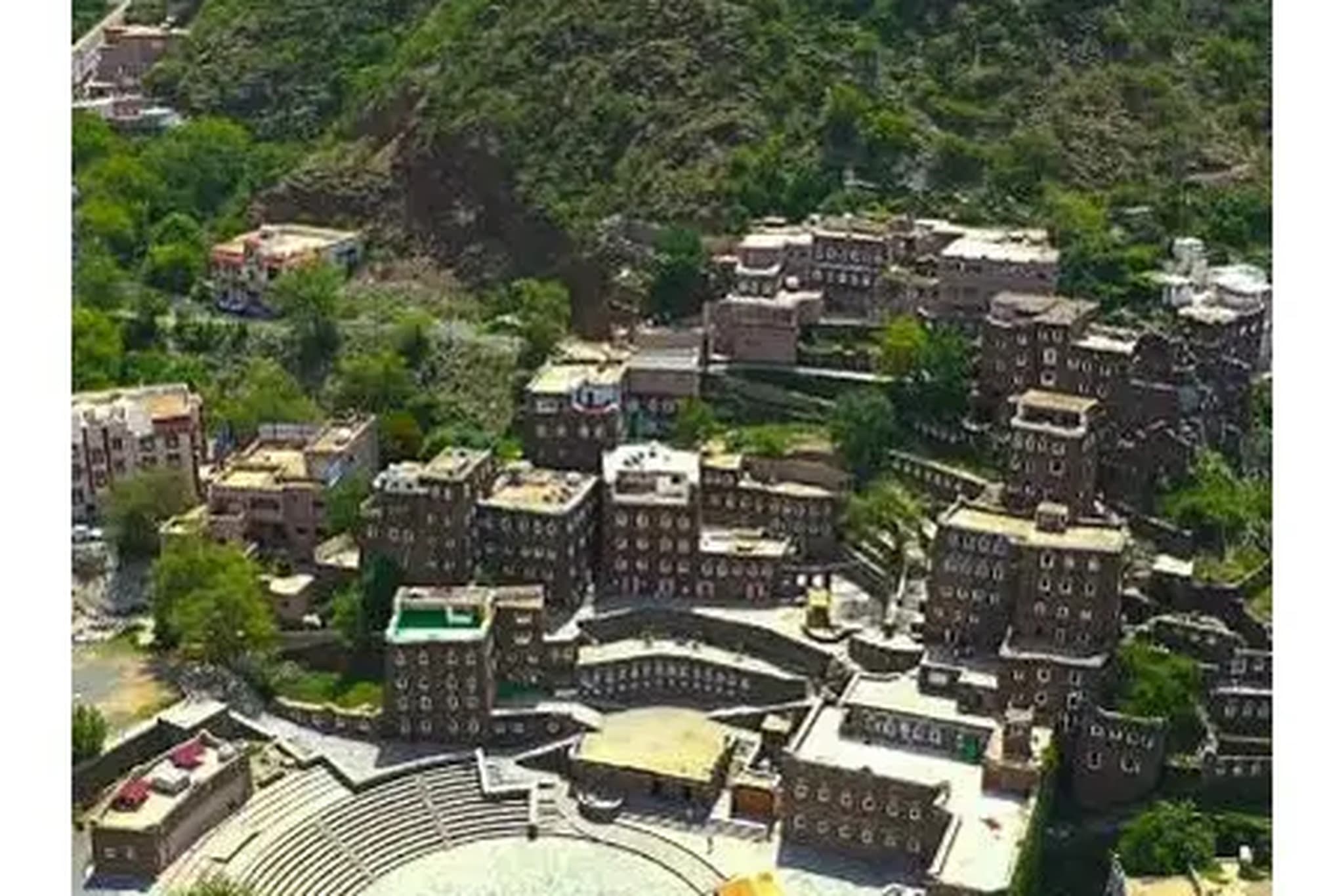 体验参观 Rijal Almaa 的 Asiri 咖啡农场