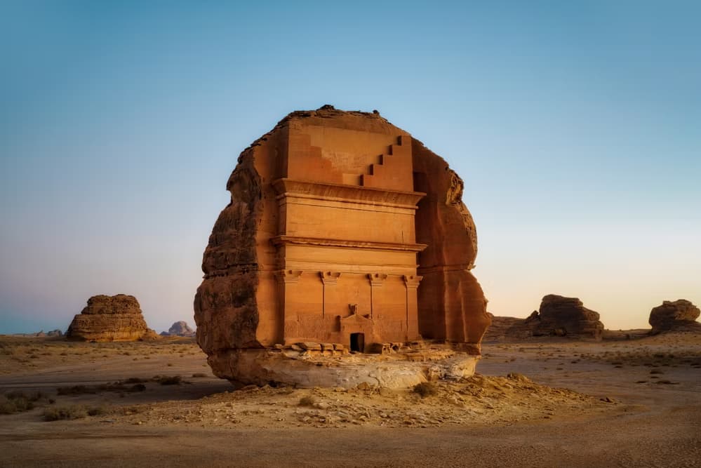 باقة  ليالي العلا الفاخرة – إقامة ليلتين وتجربة  قاعة المرايا